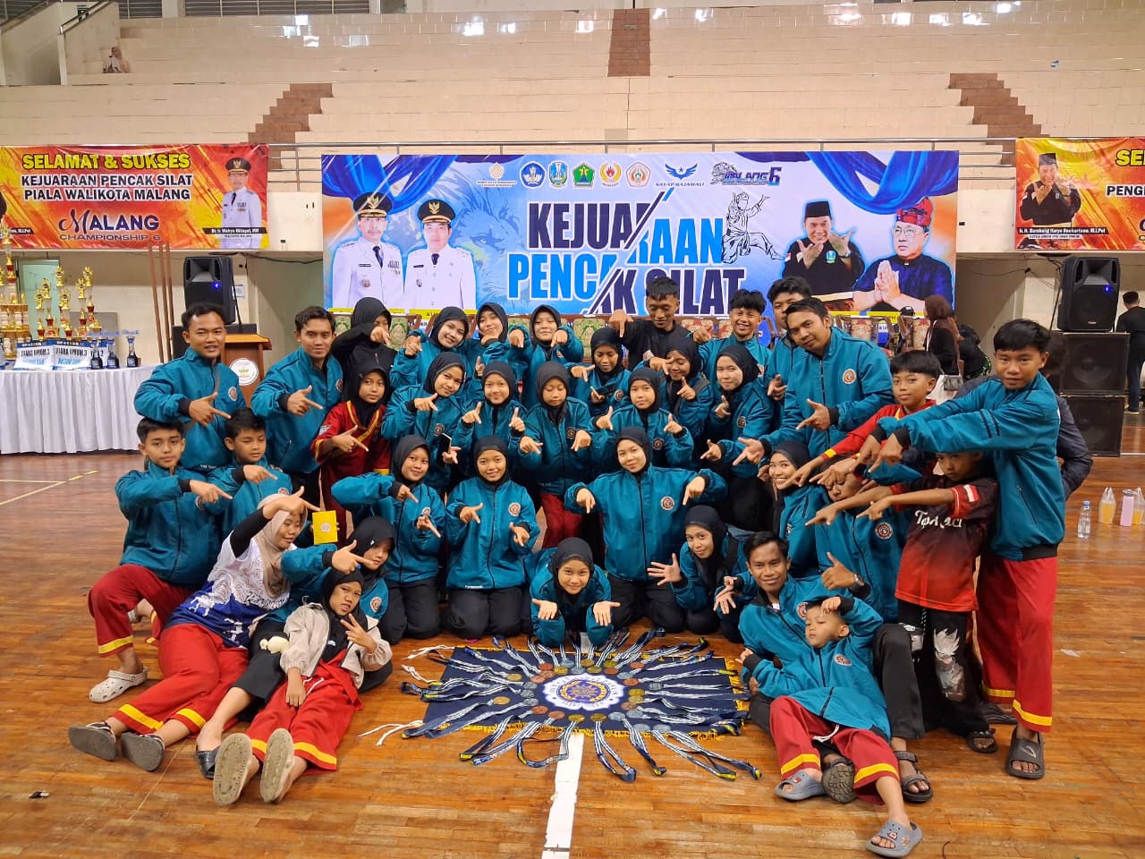 MAHASISWA INSTITUT AHMAD DAHLAN PROBOLINGGO RAIH 11 MEDALI PADA MALANG CHAMPIONSHIP 6, HARUMKAN NAMA KAMPUS DI AJANG PENCAK SILAT NASIONAL